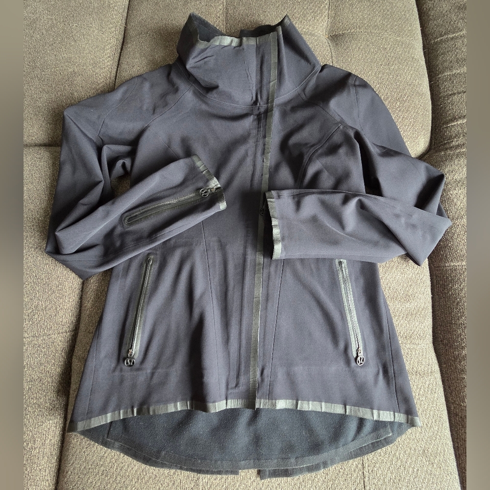 Lululemon Harmony Jacket In Size 8.